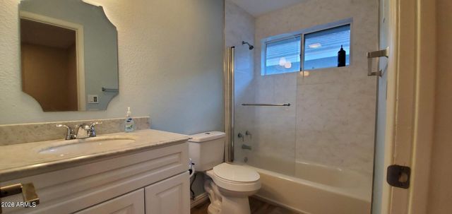1301 W WINDRIFT Way, Gilbert, AZ 85233