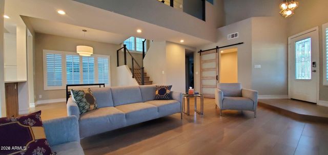 1301 W WINDRIFT Way, Gilbert, AZ 85233
