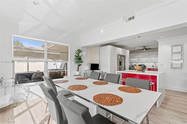 2207 NE 16th Ave, Wilton Manors, FL 33305