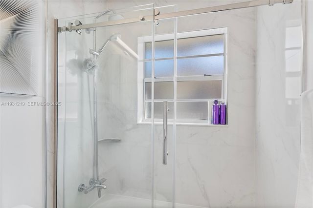 2207 NE 16th Ave, Wilton Manors, FL 33305