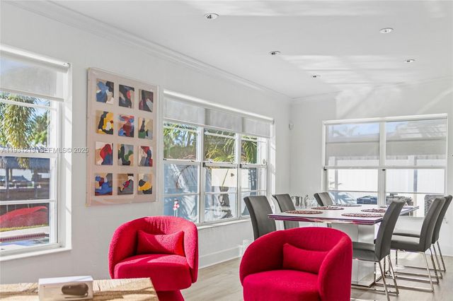 2207 NE 16th Ave, Wilton Manors, FL 33305