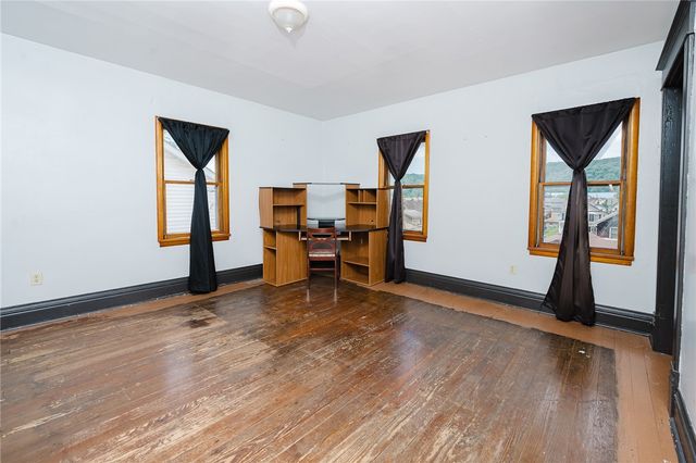 634 Ridge Ave, Ford City Boro, PA 16226