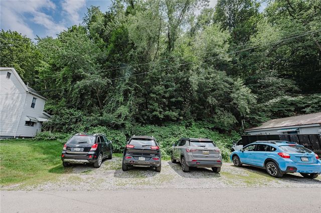 634 Ridge Ave, Ford City Boro, PA 16226