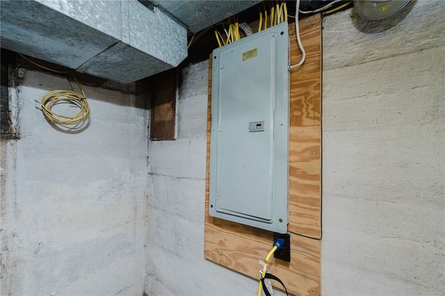 634 Ridge Ave, Ford City Boro, PA 16226