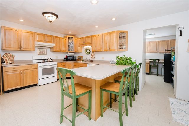 634 Ridge Ave, Ford City Boro, PA 16226