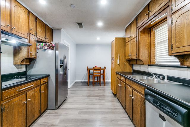 1904 Windlea Drive, Euless, TX 76040