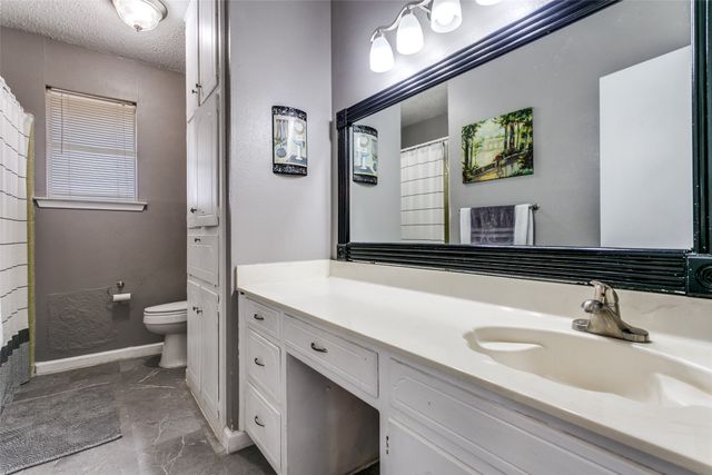 1904 Windlea Drive, Euless, TX 76040