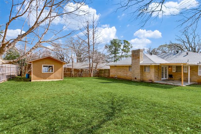 1904 Windlea Drive, Euless, TX 76040