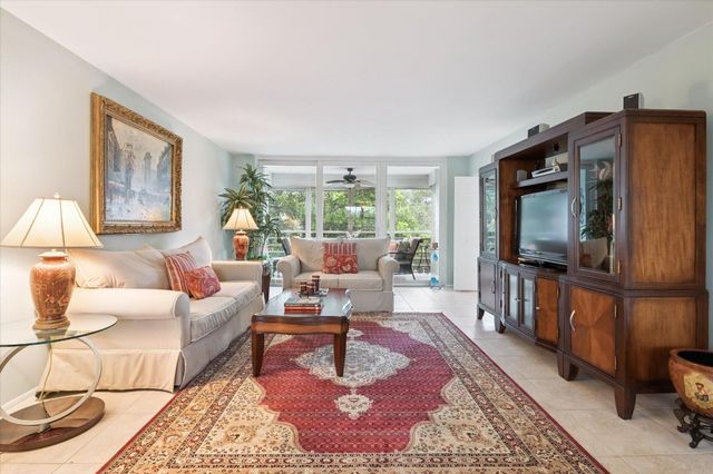 3900 Oaks Clubhouse Drive 409, Pompano Beach, FL 33069