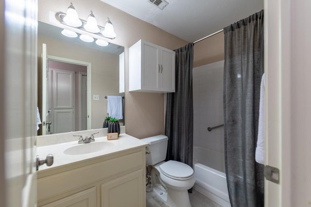 416 Village LN, Buda, TX 78610