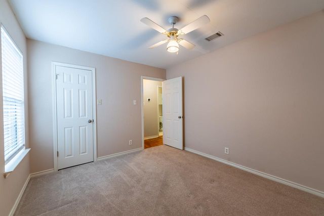 416 Village LN, Buda, TX 78610