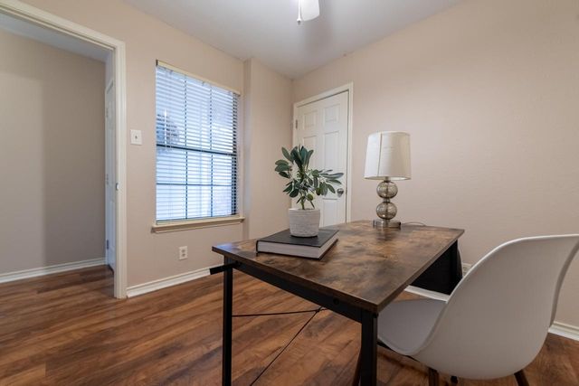 416 Village LN, Buda, TX 78610