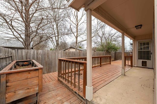 416 Village LN, Buda, TX 78610