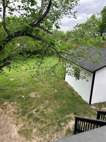 407 N Justin Avenue B, Dallas, TX 75211