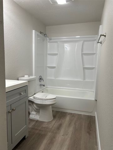 407 N Justin Avenue B, Dallas, TX 75211