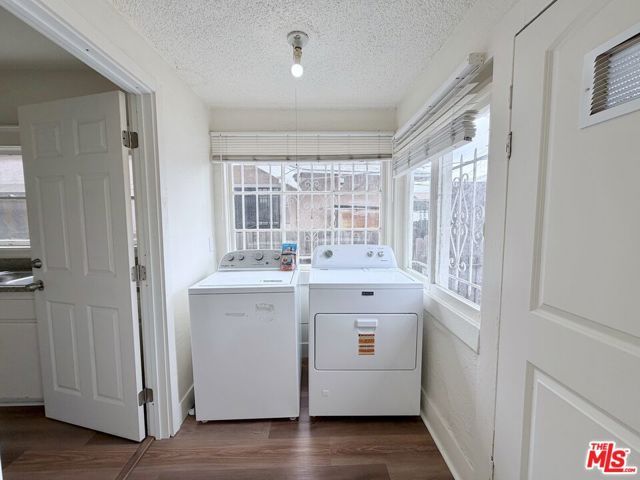 860 W 56th Street, Los Angeles, CA 90037