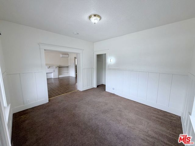 860 W 56th Street, Los Angeles, CA 90037