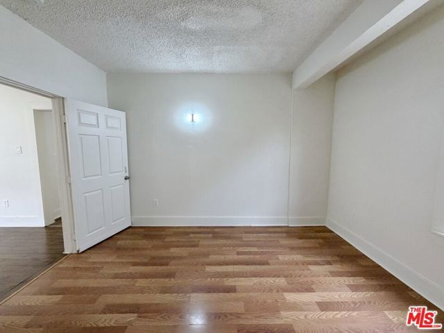 860 W 56th Street, Los Angeles, CA 90037