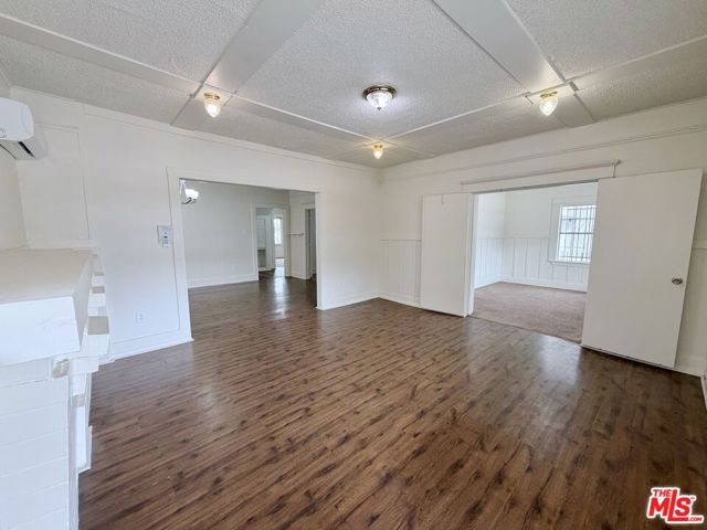 860 W 56th Street, Los Angeles, CA 90037