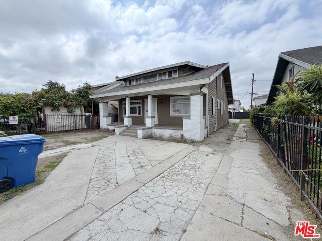 860 W 56th Street, Los Angeles, CA 90037