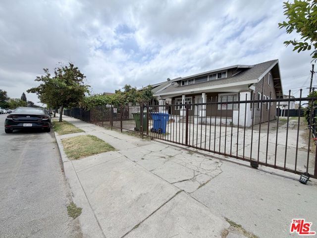 860 W 56th Street, Los Angeles, CA 90037