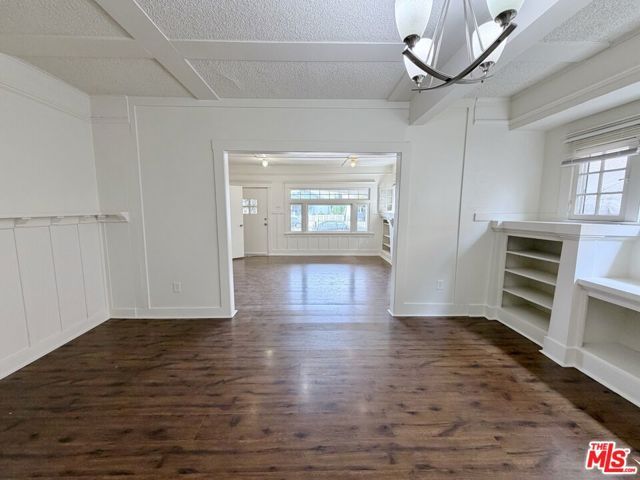 860 W 56th Street, Los Angeles, CA 90037