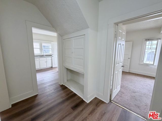 860 W 56th Street, Los Angeles, CA 90037
