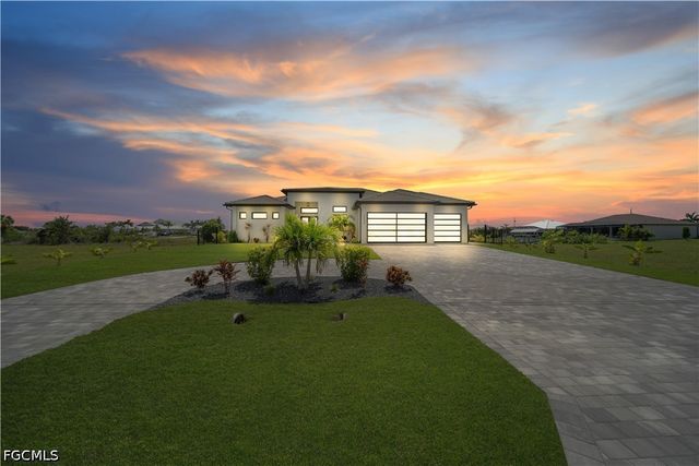 3224 Yucatan PKWY, Cape Coral, FL 33993
