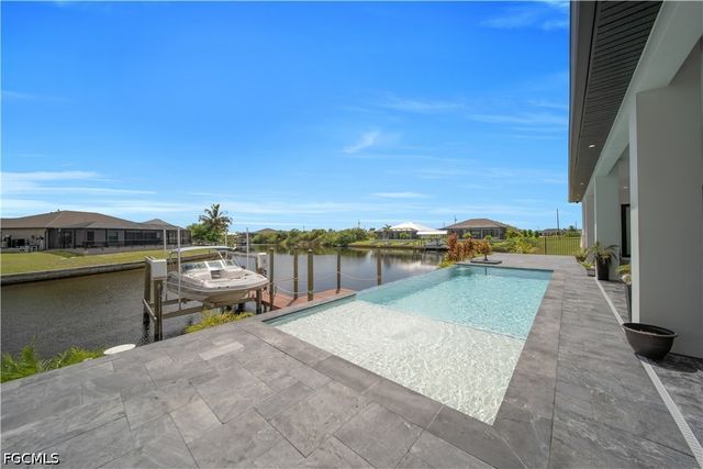 3224 Yucatan PKWY, Cape Coral, FL 33993