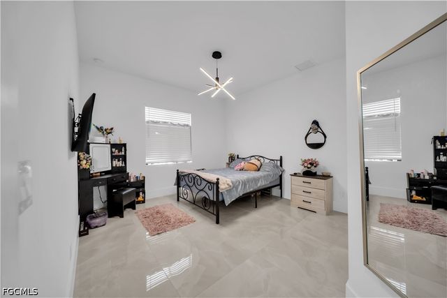 3224 Yucatan PKWY, Cape Coral, FL 33993