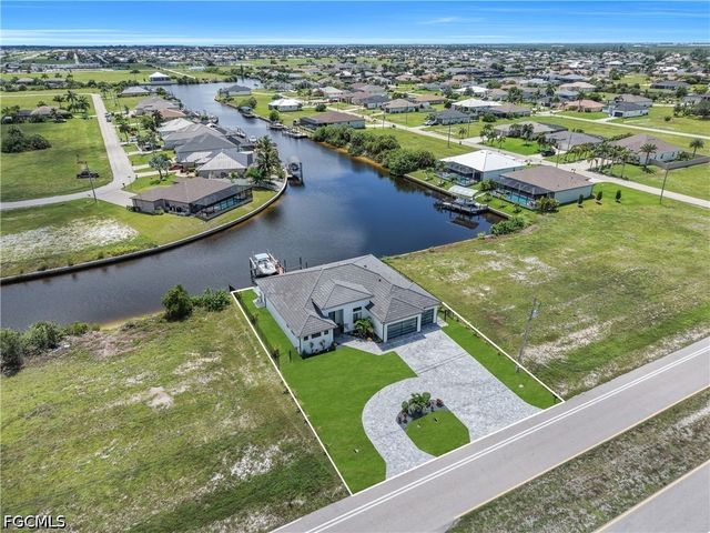3224 Yucatan PKWY, Cape Coral, FL 33993
