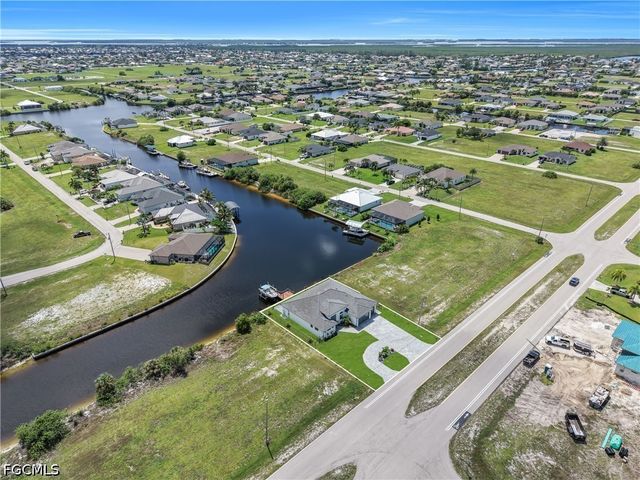 3224 Yucatan PKWY, Cape Coral, FL 33993