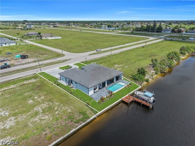3224 Yucatan PKWY, Cape Coral, FL 33993