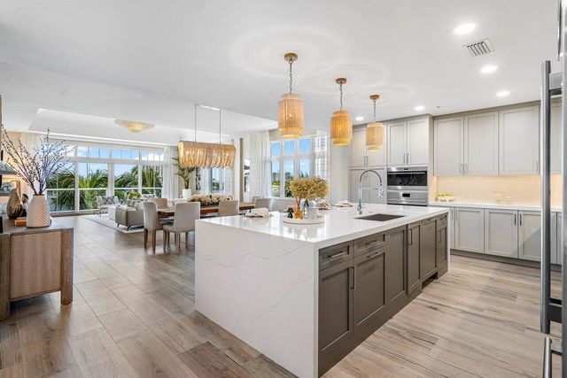 184 Lake Drive 3101, Palm Beach Shores, FL 33404