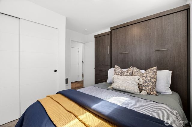 5560 15th Avenue S, Seattle, WA 98108