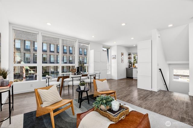 5560 15th Avenue S, Seattle, WA 98108