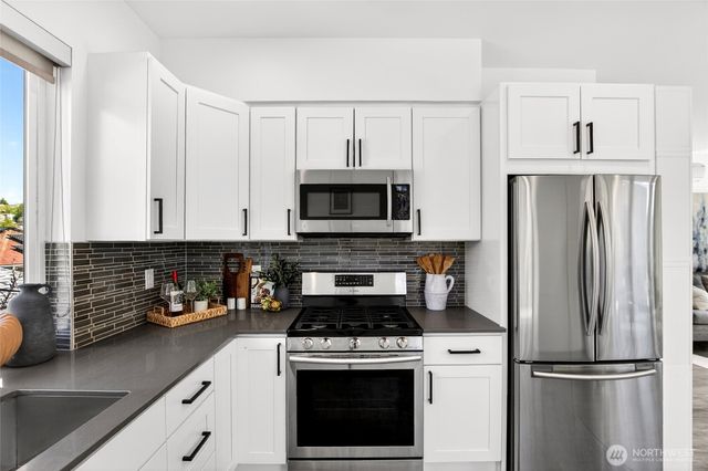5560 15th Avenue S, Seattle, WA 98108