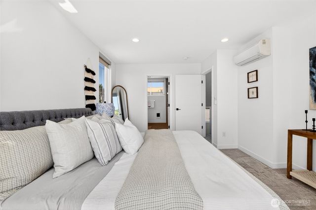 5560 15th Avenue S, Seattle, WA 98108