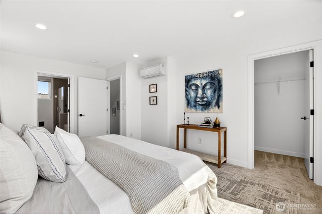 5560 15th Avenue S, Seattle, WA 98108