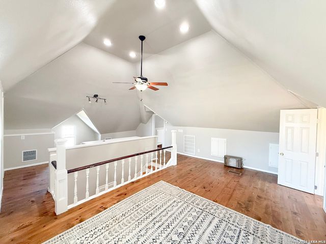 901 ZIG ZAG AVE, Devine, TX 78016