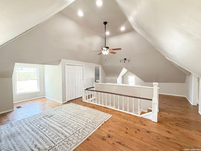 901 ZIG ZAG AVE, Devine, TX 78016