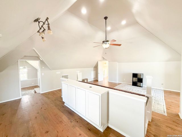 901 ZIG ZAG AVE, Devine, TX 78016