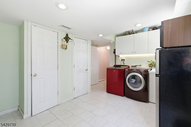 1622 Taylor Dr, North Brunswick Twp., NJ 08902
