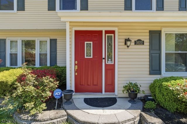 1622 Taylor Dr, North Brunswick Twp., NJ 08902