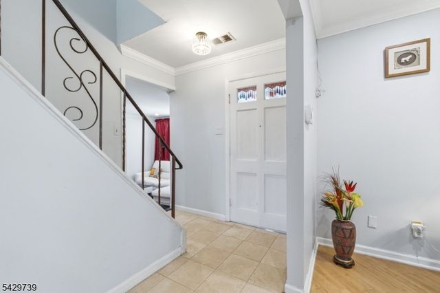 1622 Taylor Dr, North Brunswick Twp., NJ 08902