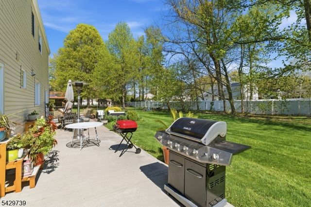 1622 Taylor Dr, North Brunswick Twp., NJ 08902