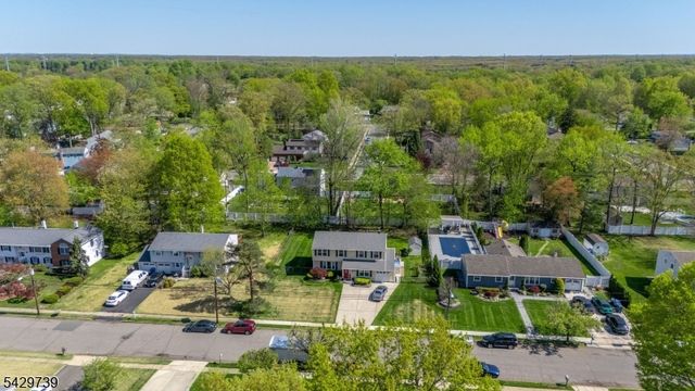 1622 Taylor Dr, North Brunswick Twp., NJ 08902