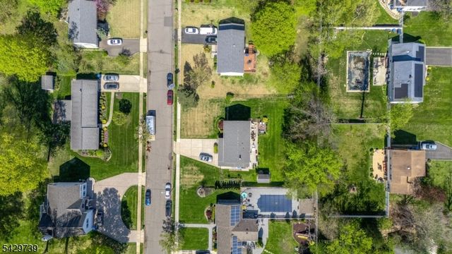 1622 Taylor Dr, North Brunswick Twp., NJ 08902