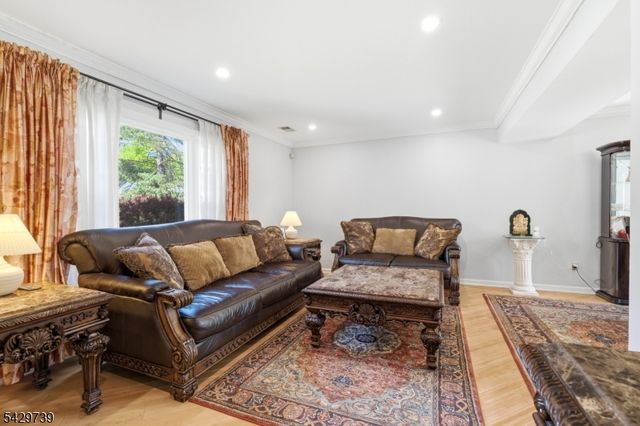 1622 Taylor Dr, North Brunswick Twp., NJ 08902