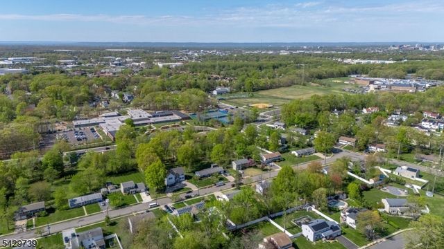 1622 Taylor Dr, North Brunswick Twp., NJ 08902